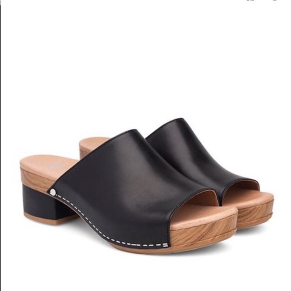 Dansko Shoes - 🆕 Dansko Maci Leather Clogs Sandals in Black 39